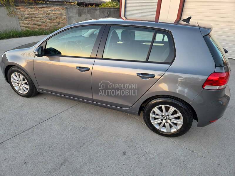 Volkswagen Golf 6 1.6 TDi BLUEMOTION