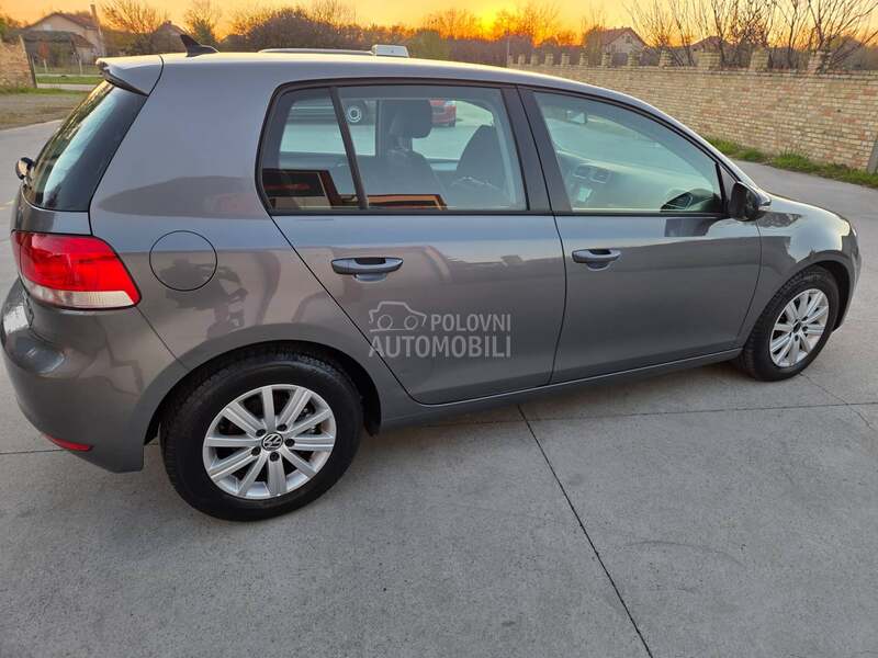Volkswagen Golf 6 1.6 TDi BLUEMOTION