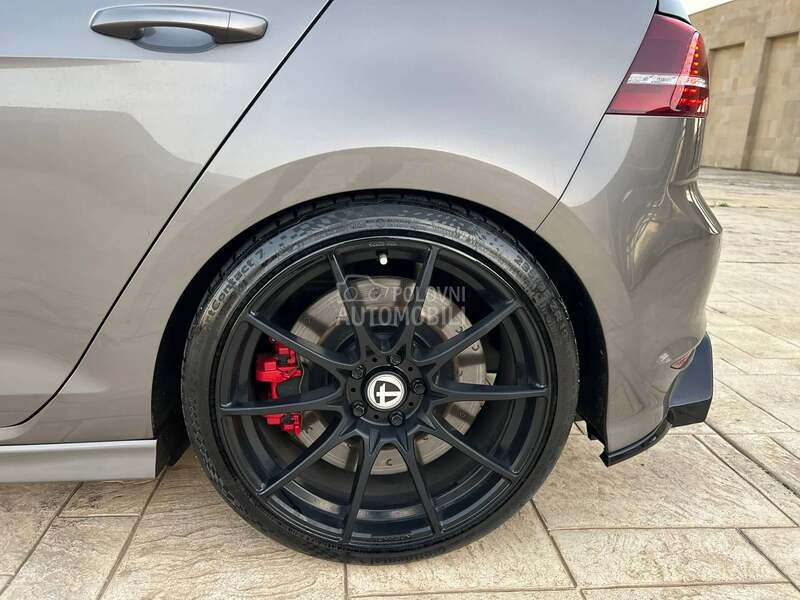 Volkswagen Golf 7 R-JEZIVO BRZ