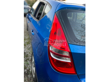 stop svetlo levo desno lampa za Hyundai i30 od 2007. do 2012. god.