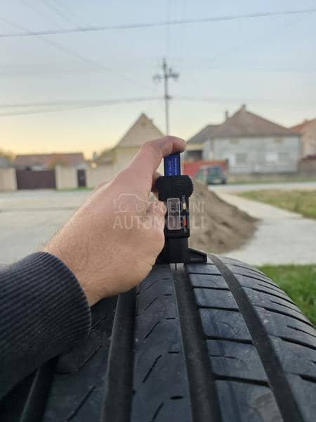 Pirelli 255/45 R19 Letnja