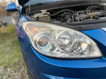 Far levi desni za Hyundai i30 od 2007. do 2012. god.