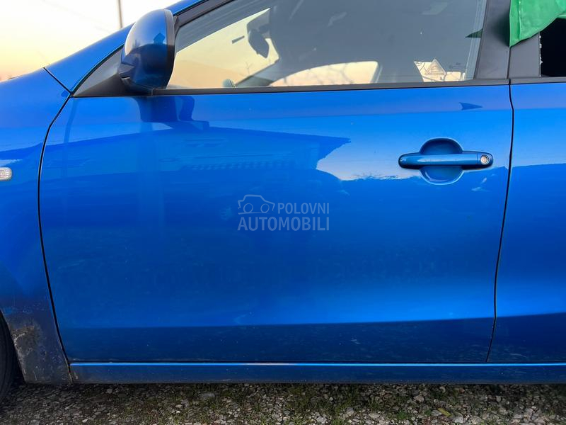 Vrata leva desna prednja