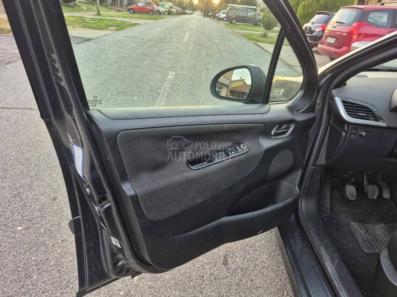 Peugeot 207 1.4 B/G TOOP