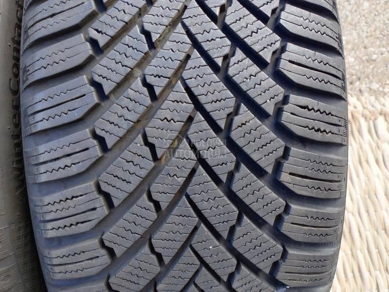 Continental 215/45 R16 Zimska
