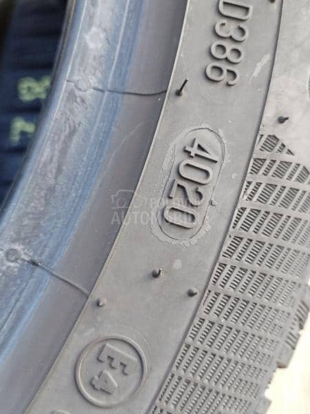 Continental 215/45 R16 Zimska