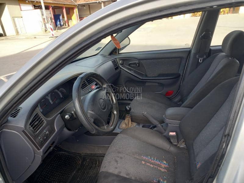 Hyundai Elantra 1.6
