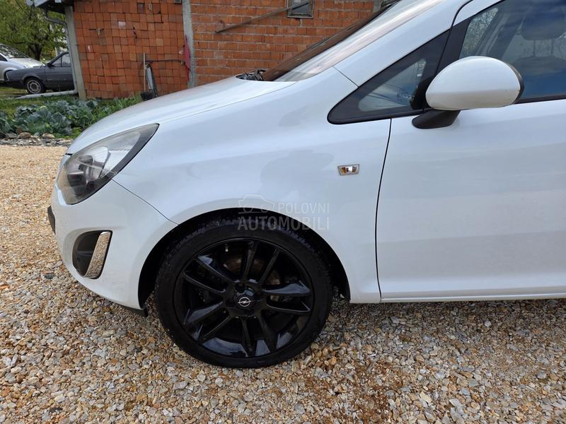 Opel Corsa D 1.4  CH NOVA GLANC