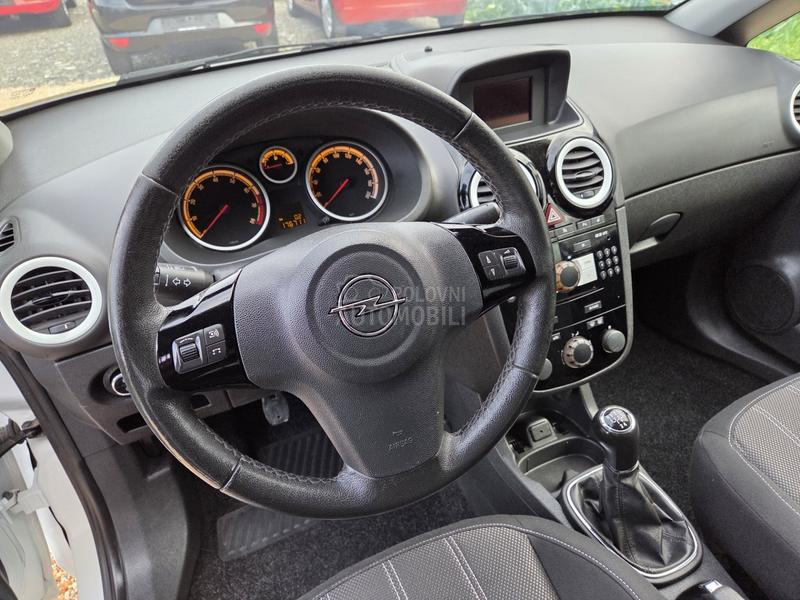 Opel Corsa D 1.4  CH NOVA GLANC
