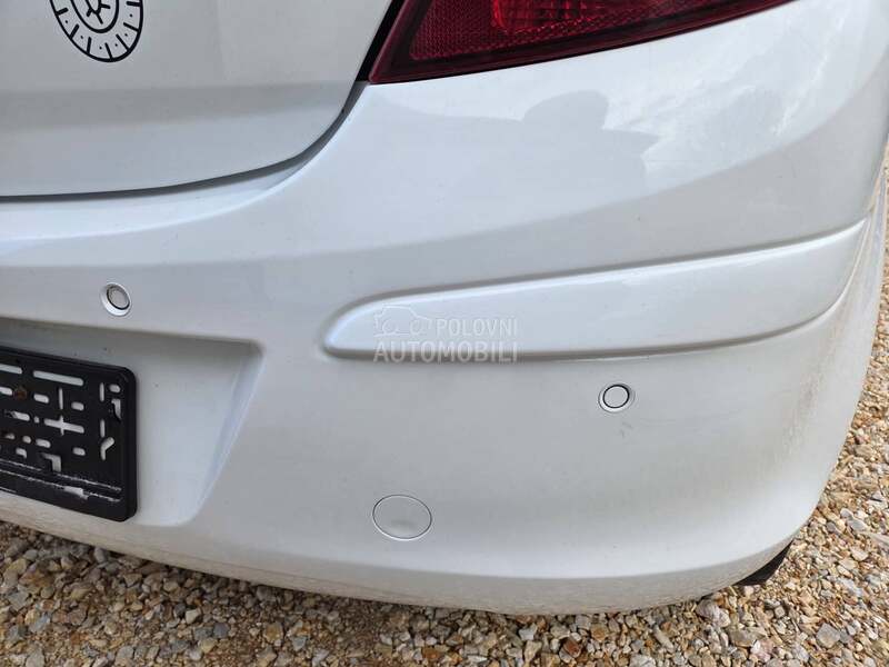 Opel Corsa D 1.4  CH NOVA GLANC