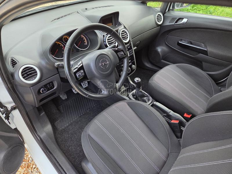 Opel Corsa D 1.4  CH NOVA GLANC