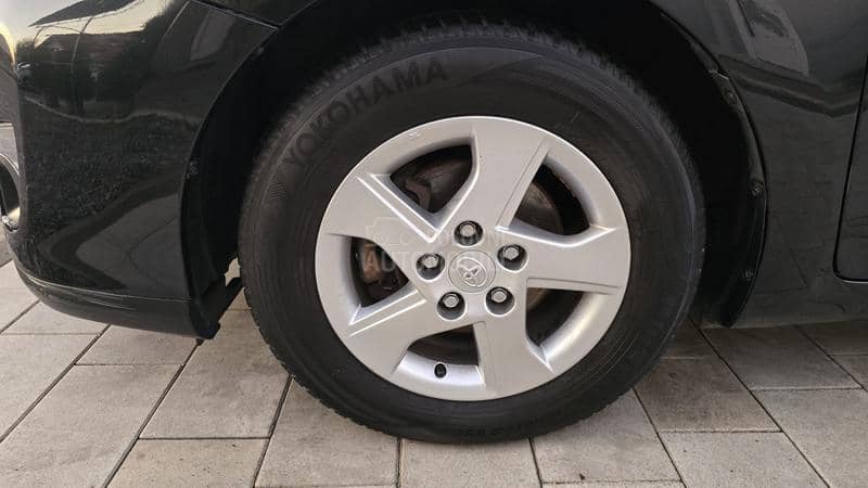 Toyota Auris HYBRID