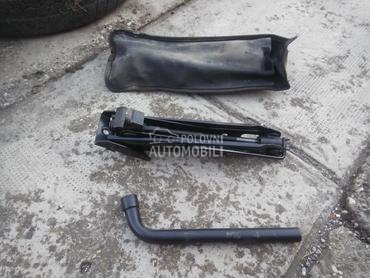 Dizalica, kljuc za tockove za Opel Astra G