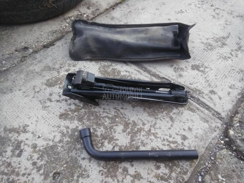 Dizalica, kljuc za tockove