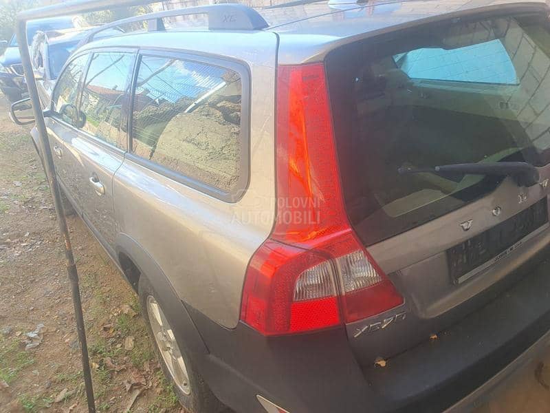 Volvo XC70 