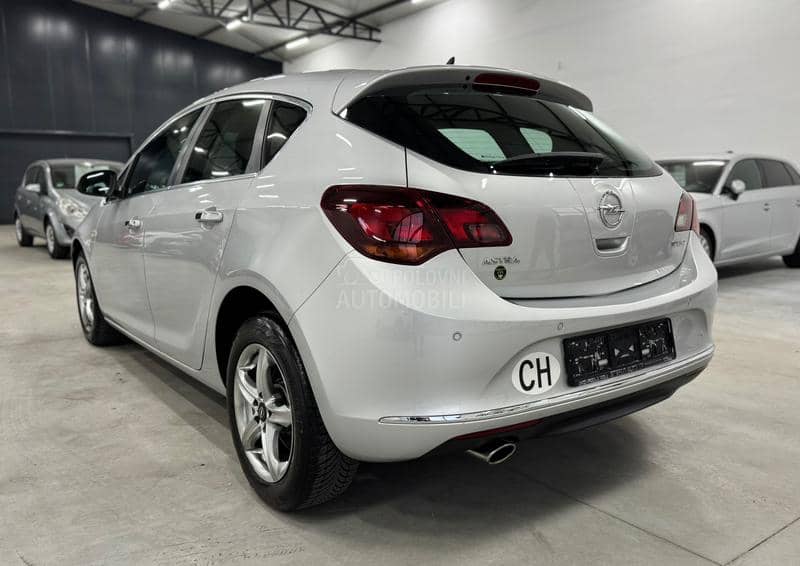 Opel Astra J 1.4T AUT/XEN/NAV CH