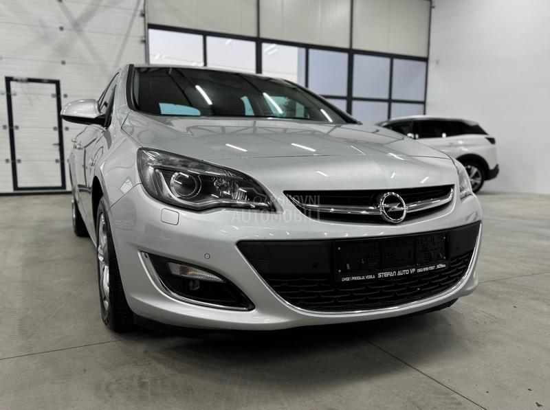 Opel Astra J 1.4T AUT/XEN/NAV CH