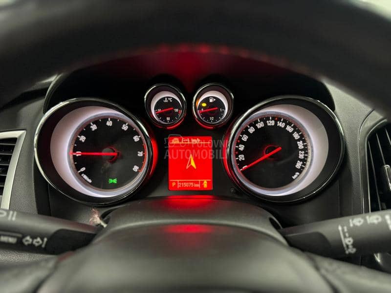 Opel Astra J 1.4T AUT/XEN/NAV CH