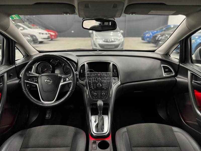 Opel Astra J 1.4T AUT/XEN/NAV CH