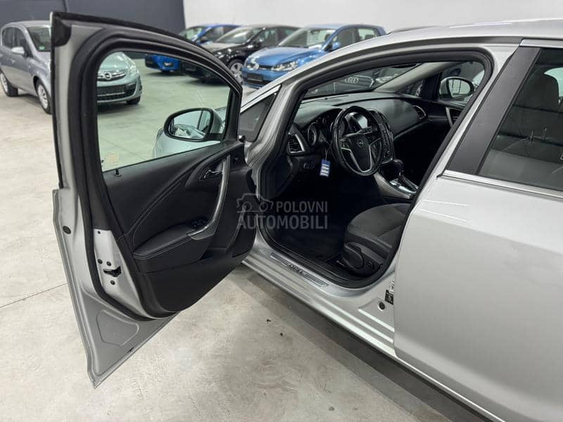 Opel Astra J 1.4T AUT/XEN/NAV CH