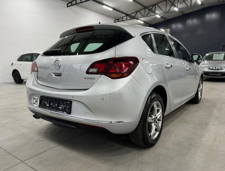 Opel Astra J 1.4T AUT/XEN/NAV CH