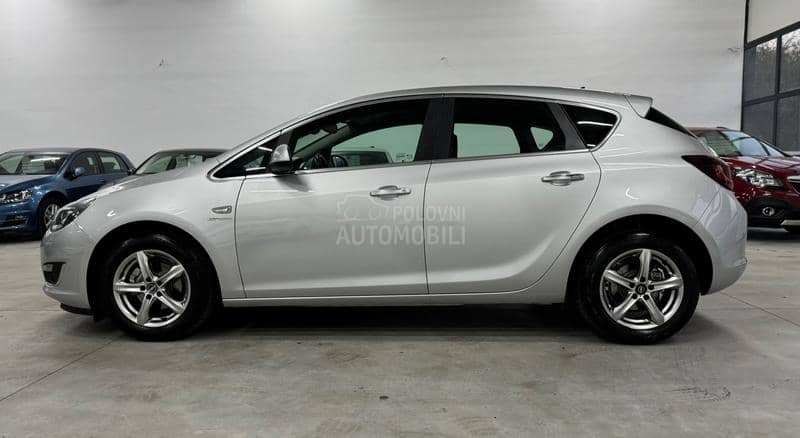 Opel Astra J 1.4T AUT/XEN/NAV CH
