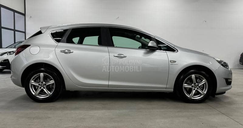 Opel Astra J 1.4T AUT/XEN/NAV CH