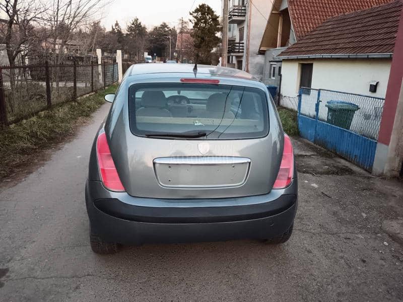 Lancia Ypsilon 