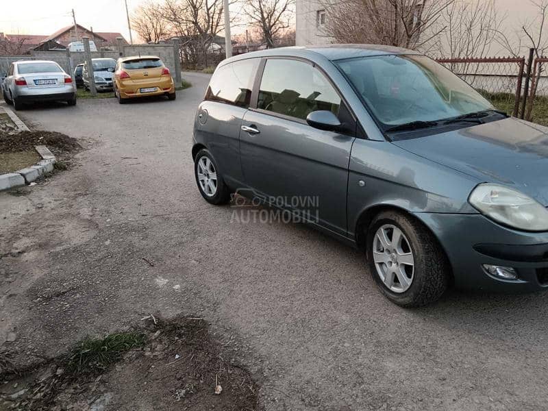 Lancia Ypsilon 