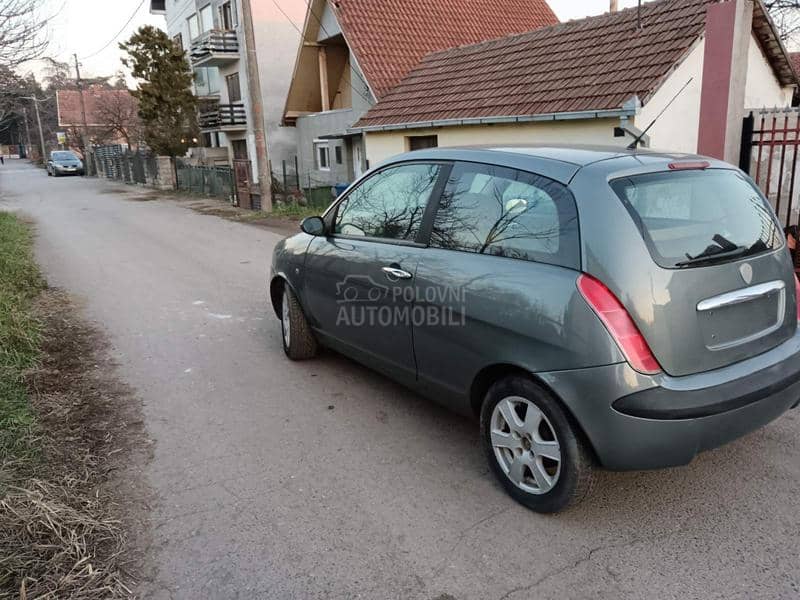 Lancia Ypsilon 