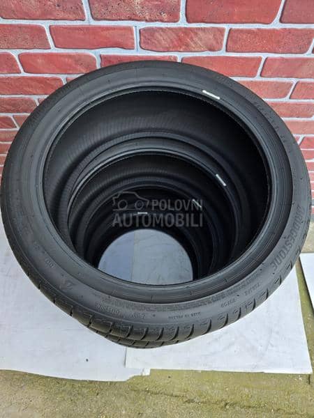 Bridgestone 225/40 R18 Letnja