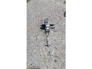 granicnik za Citroen DS5 od 2012. do 2015. god.