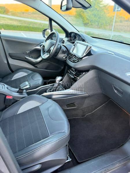 Peugeot 2008 1.6 eHDI, Allure, CH