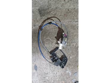 brava za Peugeot 1007 od 2005. do 2008. god.