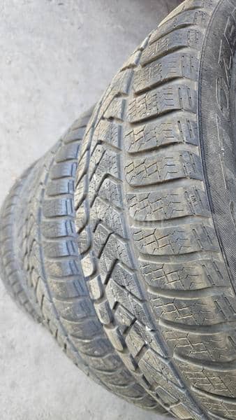 Pirelli 215/60 R16 Zimska