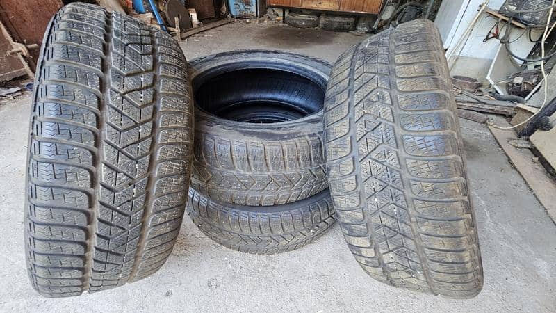 Pirelli 215/60 R16 Zimska