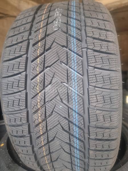 Ostalo 315/35 R21 Zimska