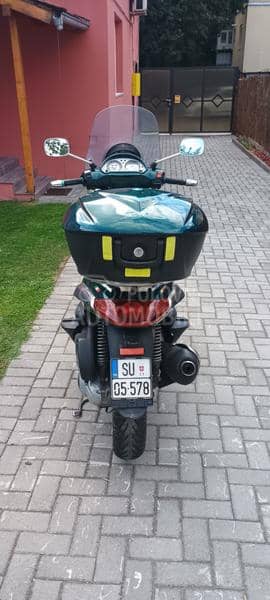 Piaggio Beverly tourer