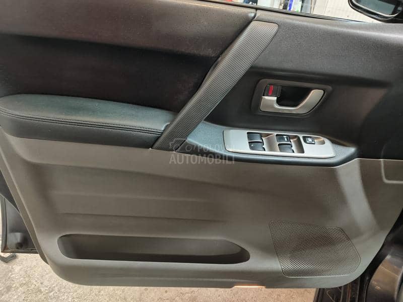 Mitsubishi Pajero 3.2 dakar edition