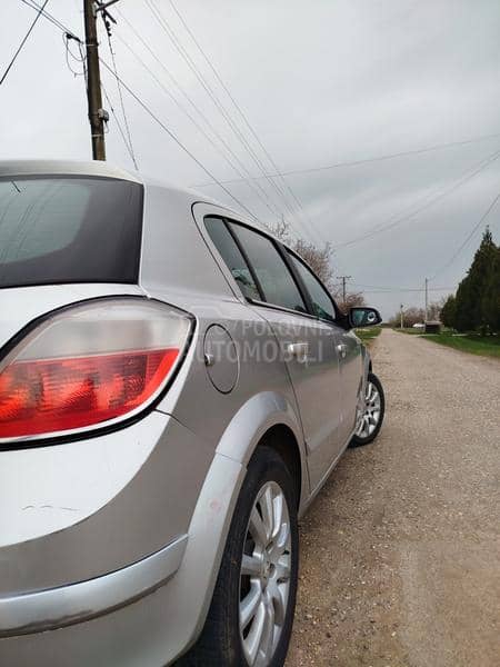 Opel Astra H 