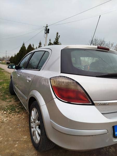 Opel Astra H 