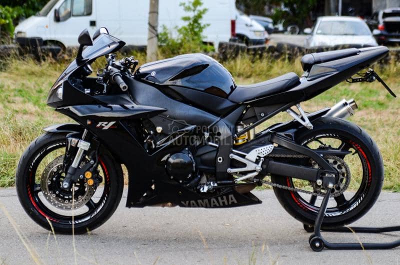 Yamaha R1