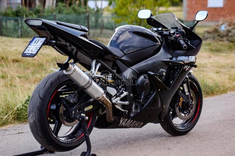 Yamaha R1