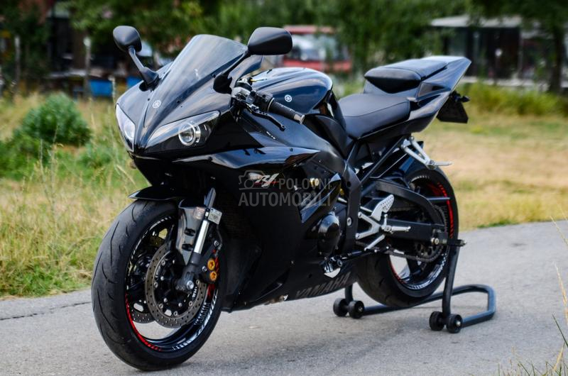 Yamaha R1