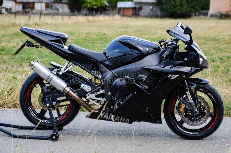Yamaha R1