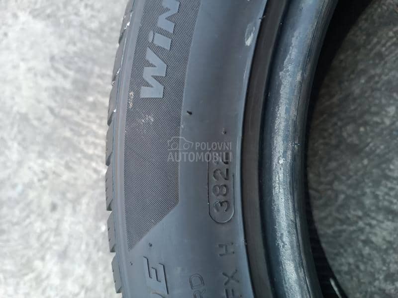 Hankook 215/55 R17 Zimska