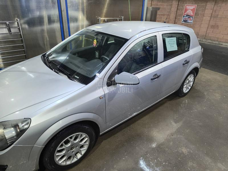 Opel Astra H 1.6