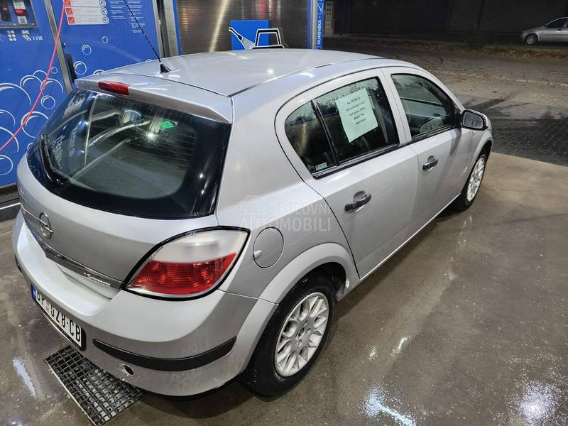 Opel Astra H 1.6