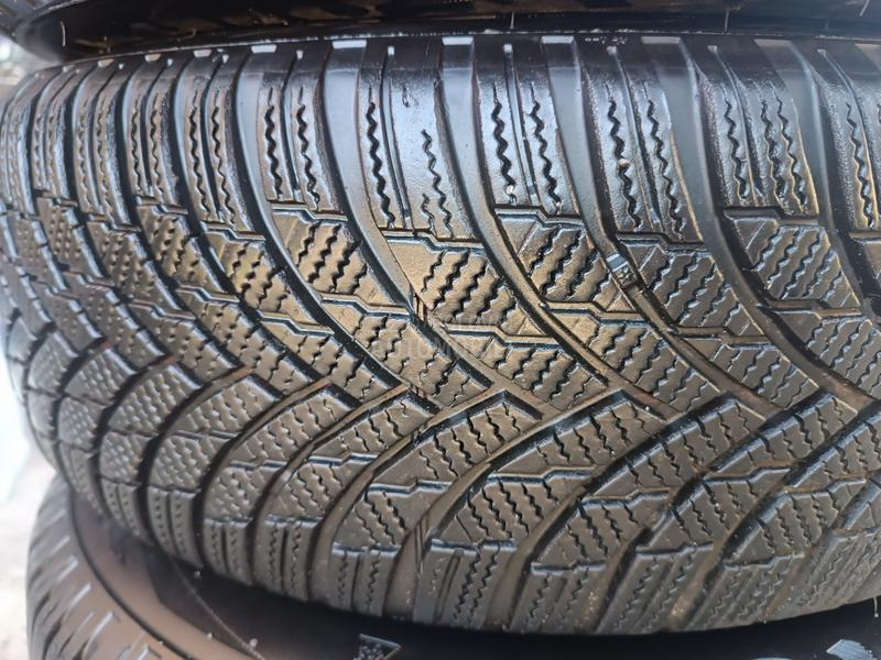 Firestone 205/60 R16 Zimska