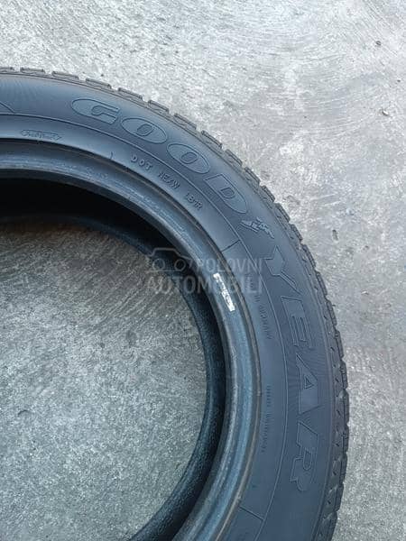 Goodyear 205/60 R16 Zimska